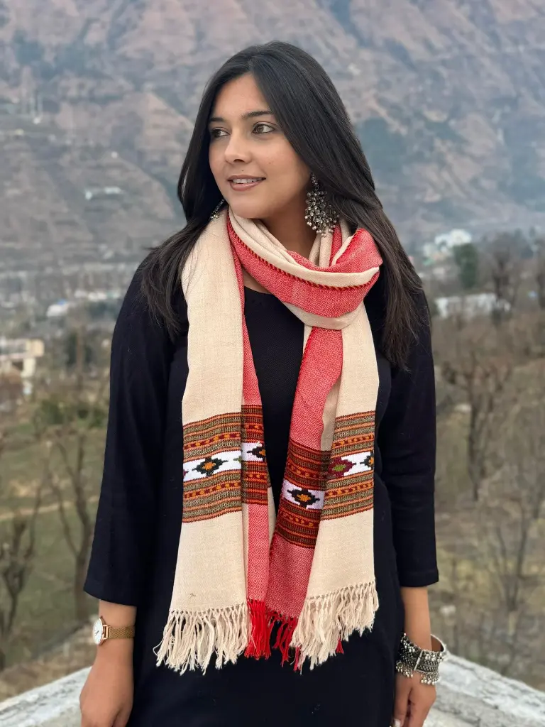 sawomi-kullu-himachal-light-beige-stole-chashm-design-pure-wool-folded.jpg.webp