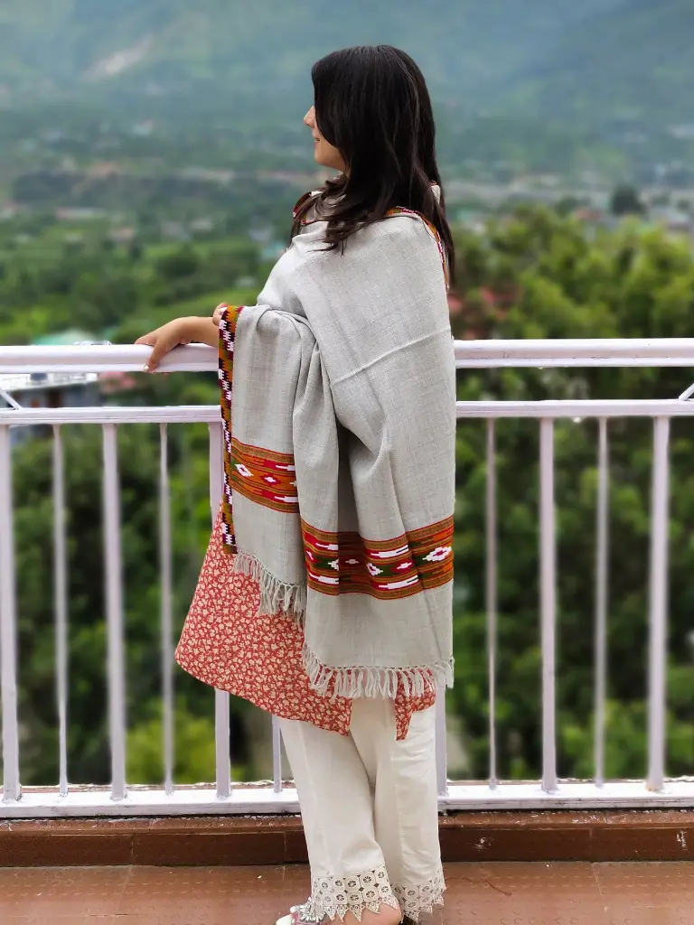 kullu-handloom-wool-shawl-grey-side.jpg.webp