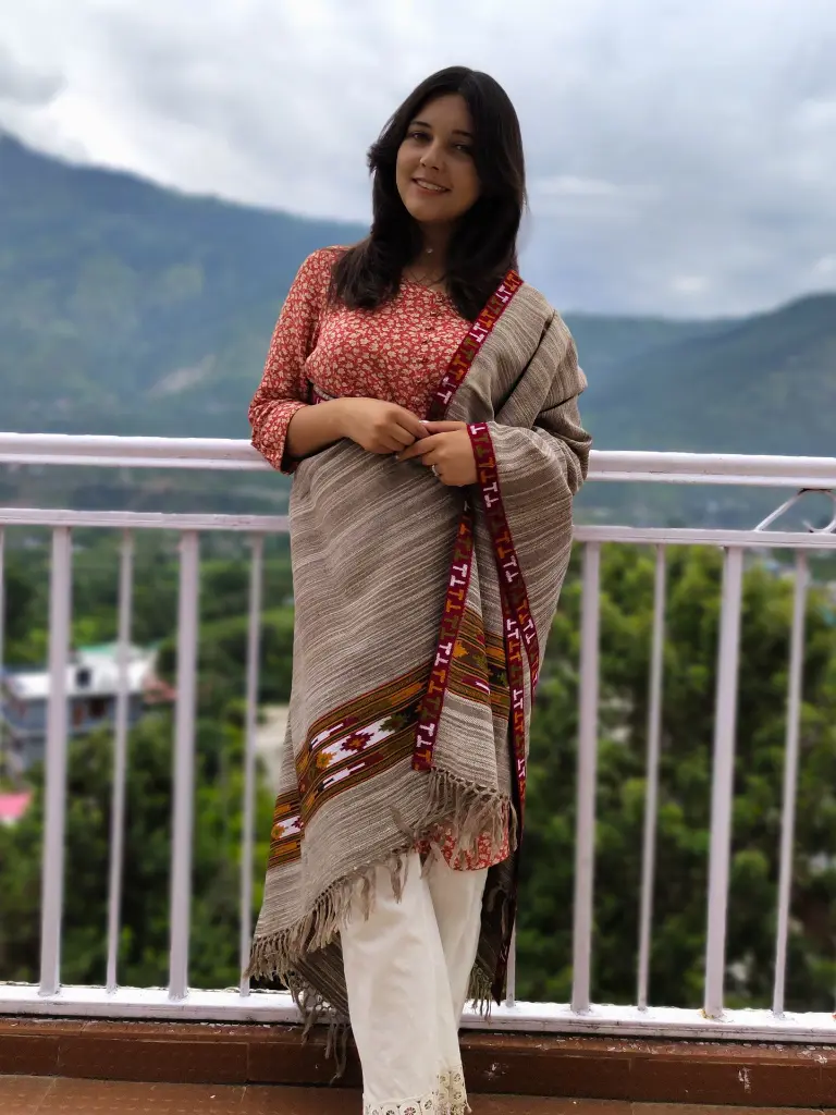 kullu-handloom-sheepwool-shawl-lightbrown-full.jpg.webp