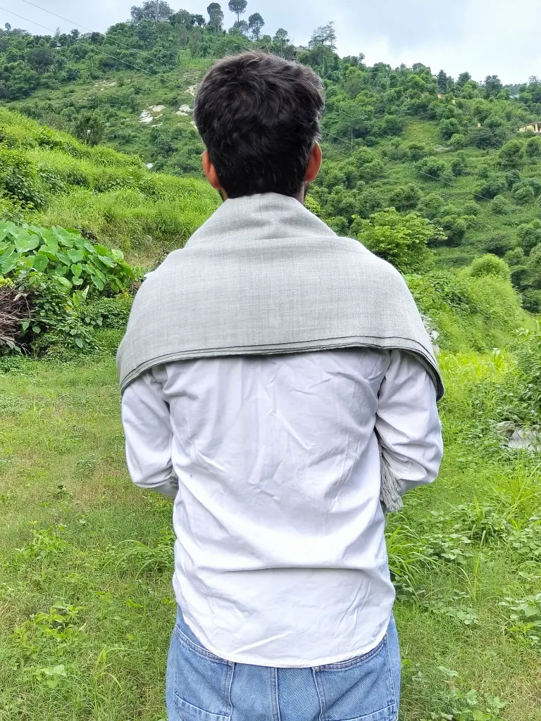 pure-wool-mens-handmade-himachali-light-grey-back.jpg.webp