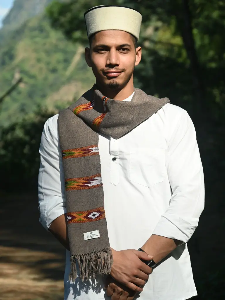 pure-wool-kullu-muffler-handloom-brown-folded.jpg.webp
